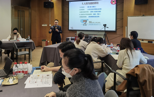 郭敬峰老师授课某医疗印刷器�?上海)有限公司《跨部门沟通与团队协作》新闻图�?.jpg